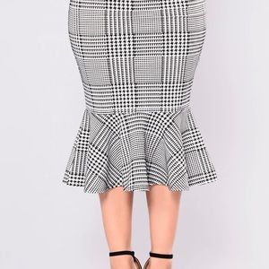 Pleated MIDI Skirt